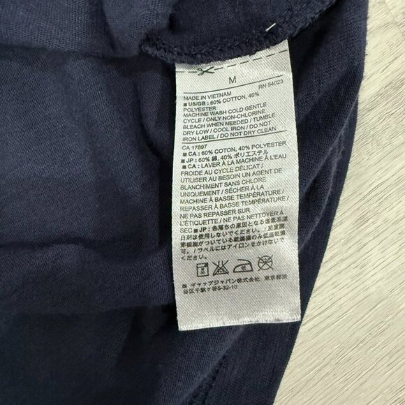 Banana Republic Size M Basic Navy Blue V-Neck T Shirt Vintage Style - Picture 12 of 14